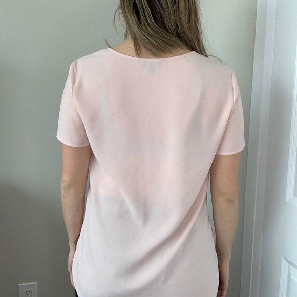 Lord + Taylor size Medium soft pink blouse/. - Picture 3 of 4